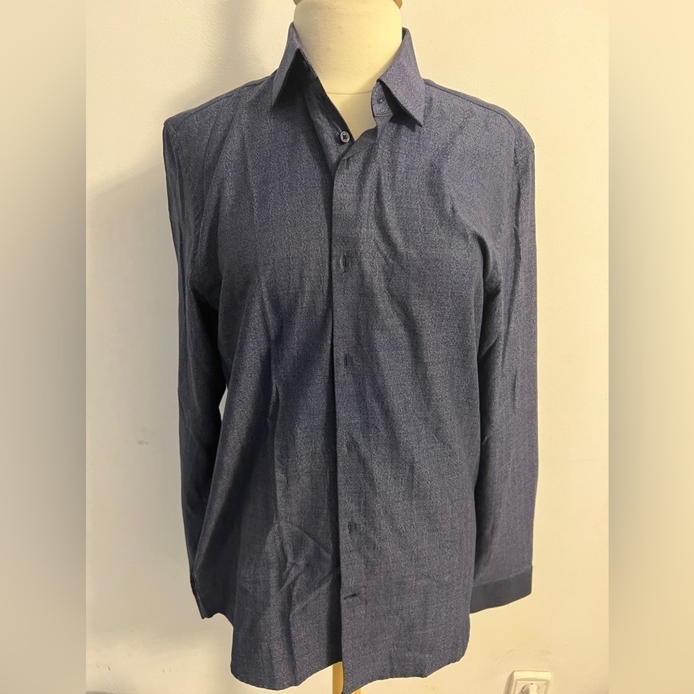 Like new Reiss long sleeves button down shirt slim fit size xl